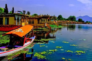 Kashmir Houseboat Tour 04 Nights and 05 Days